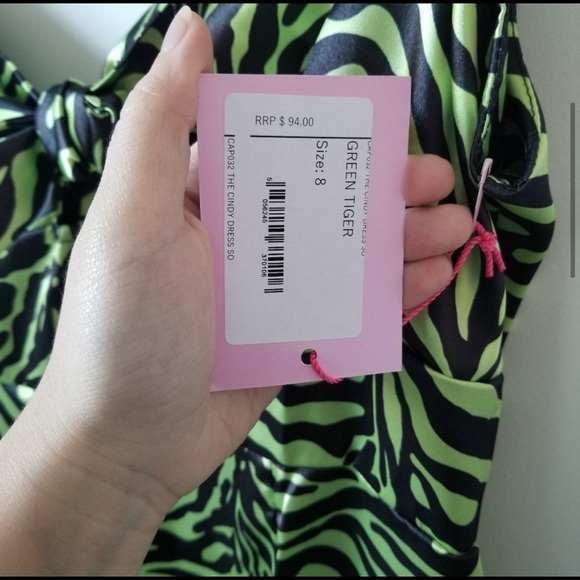 Capsule 98 size 8 ruffled green mini dress - Picture 2 of 6